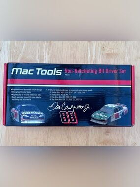 Mac Tools Non-Ratcheting Bit Driver Set
(P96937)  Dale Earnhardt Jr.'s #88